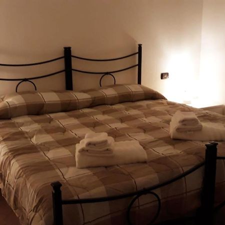 Bed and Breakfast Le Tre Stelle Ronco all'Adige Екстер'єр фото